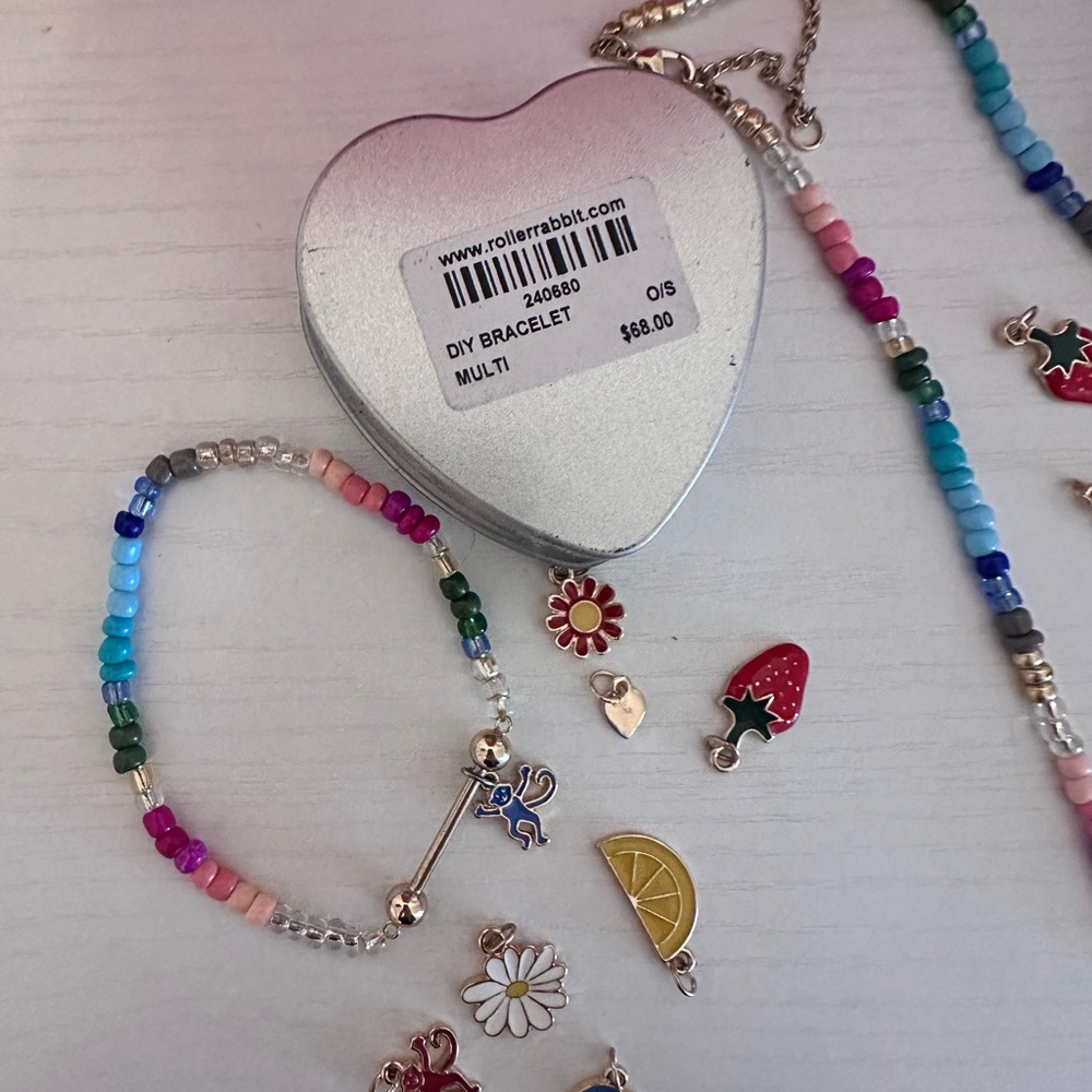 Roller rabbit necklace and bracelet charm set - Picture 3 of 5